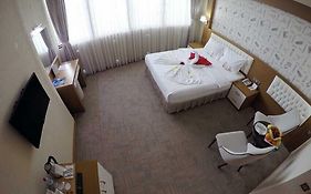 Yol Is Holiday Adana Otel